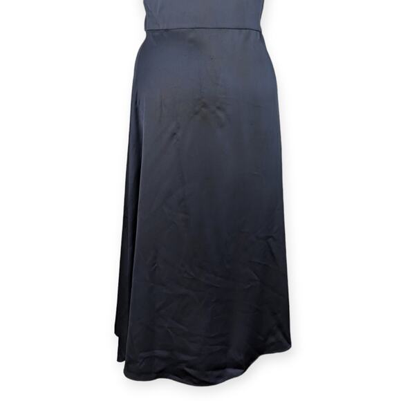 Elegant Black Midi Dress - Picture 8 of 15